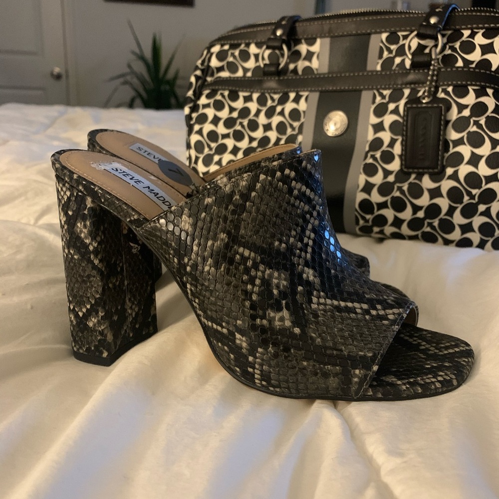 Steve Madden-laken Mule - Picture 2 of 3